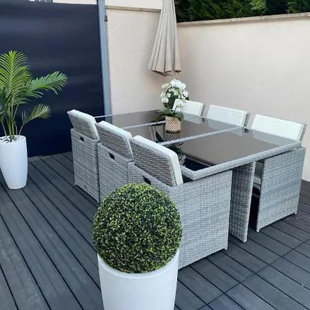 Maison Calme Avec Piscine Privee