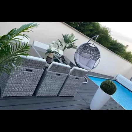 Villa Maison Calme Avec Piscine Privee